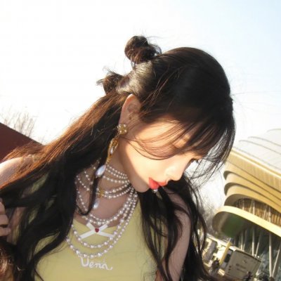 加油站的女孩